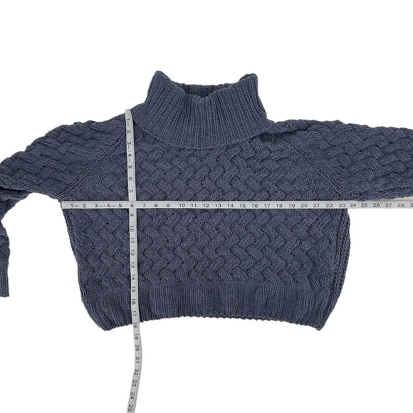 Kendall + Kylie Blue Turtleneck Cable Knit Crop Sweater Size Large Women’s - Picture 4 of 5